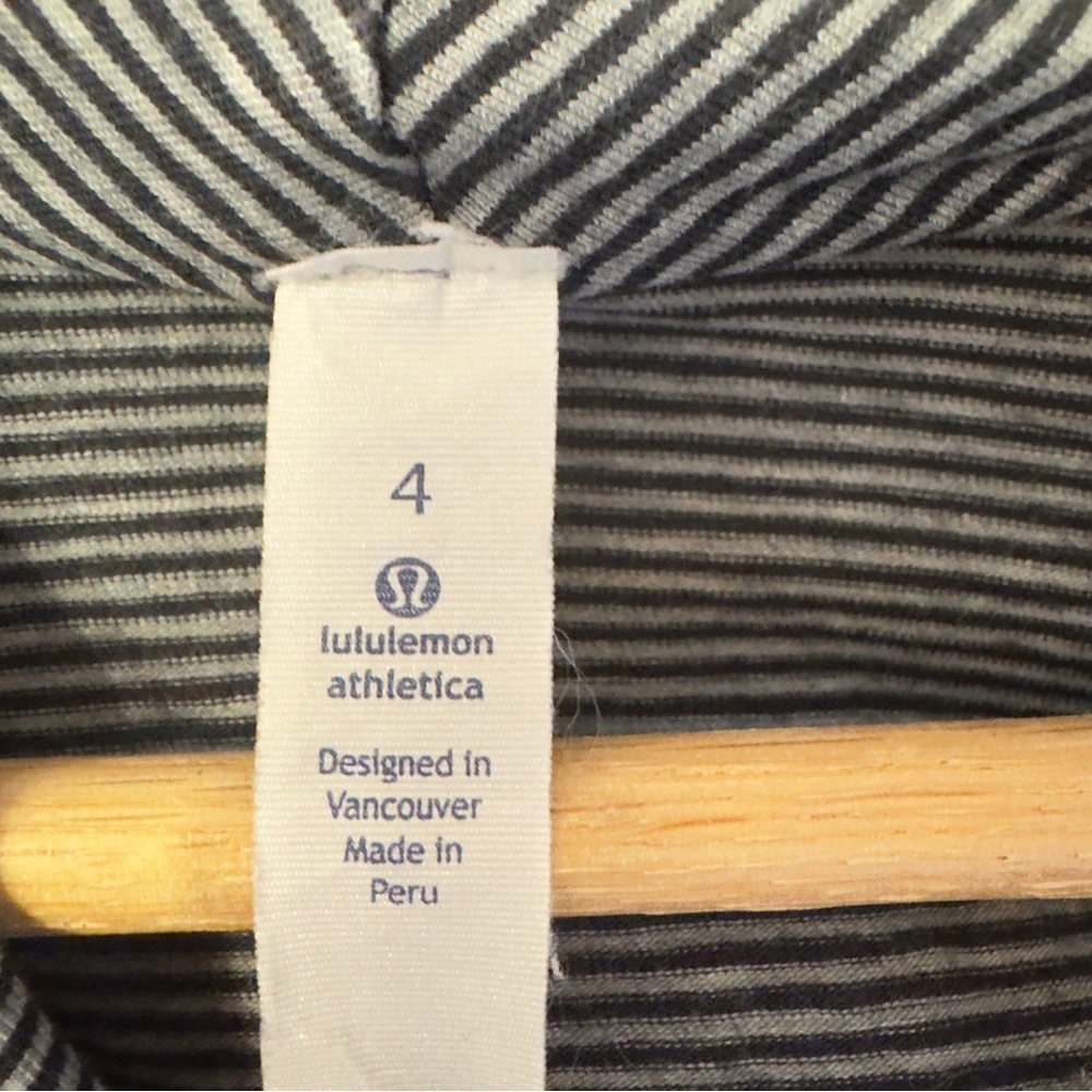 Lululemon Radiant Longsleeve Tonka Stripe Black Heathered Grey Women Size 4 - Picture 8 of 10